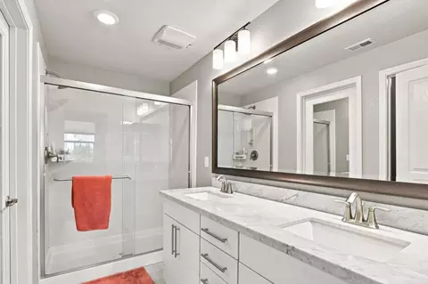 Bath - 633 Clover Cir, Milpitas, CA 95035 photo 2 of 3