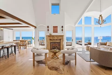 Living - 725 Las Olas Dr, Aptos, CA 95003 photo 3 of 10