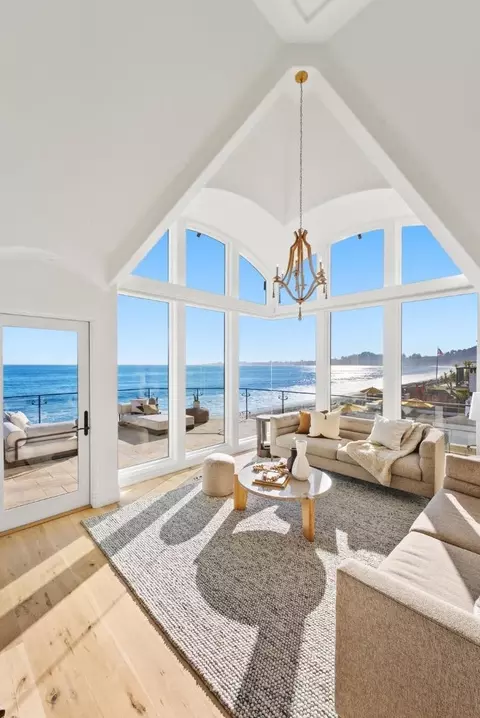 Living - 725 Las Olas Dr, Aptos, CA 95003 photo 1 of 10