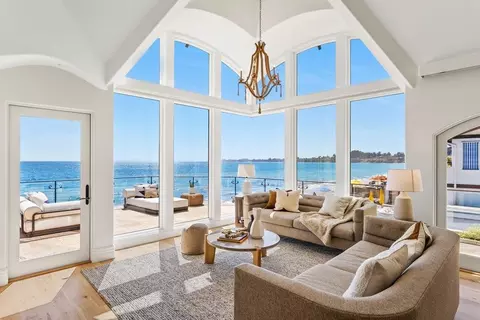 Living - 725 Las Olas Dr, Aptos, CA 95003 photo 2 of 10