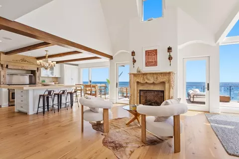 Living - 725 Las Olas Dr, Aptos, CA 95003 photo 4 of 10