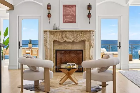 Living - 725 Las Olas Dr, Aptos, CA 95003 photo 5 of 10
