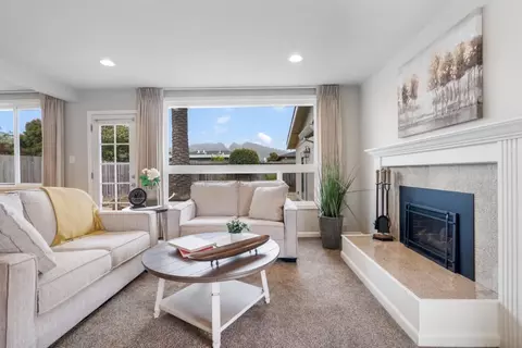 Living - 1151 Encanto Way, Pacifica, CA 94044 photo 2 of 3