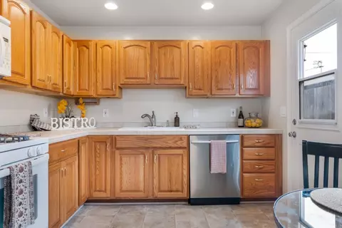 Kitchen - 1151 Encanto Way, Pacifica, CA 94044 photo 2 of 3