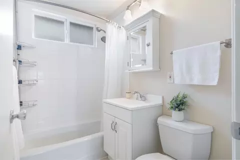 Bath - 1151 Encanto Way, Pacifica, CA 94044 photo 1 of 1