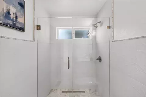 Bath - 1733 15th Ave, San Francisco, CA 94122 photo 10 of 14