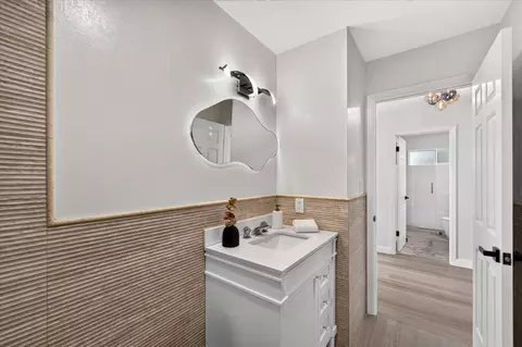 Bath - 1733 15th Ave, San Francisco, CA 94122 photo 14 of 14