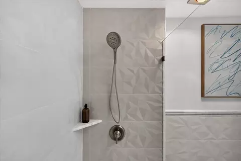 Bath - 1733 15th Ave, San Francisco, CA 94122 photo 7 of 14
