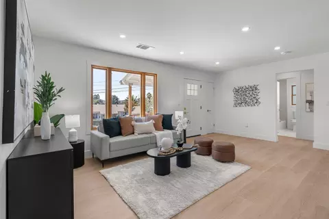 Living - 2271 Hemlock Ave, Concord, CA 94520 photo 1 of 2
