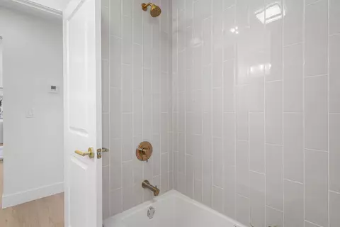 Bath - 2271 Hemlock Ave, Concord, CA 94520 photo 4 of 6
