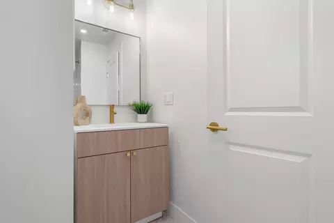 Bath - 2271 Hemlock Ave, Concord, CA 94520 photo 6 of 6