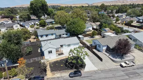 View/Area - 2271 Hemlock Ave, Concord, CA 94520 photo 3 of 8