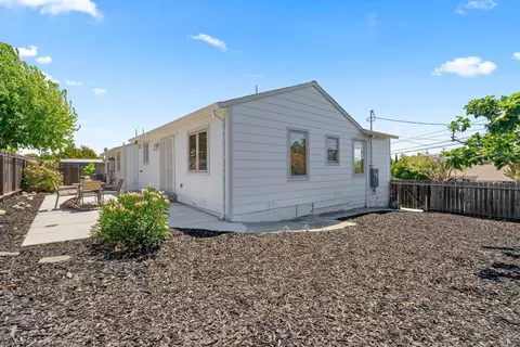 Exterior - 2271 Hemlock Ave, Concord, CA 94520 photo 8 of 9