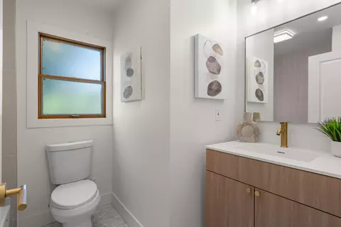 Bath - 2271 Hemlock Ave, Concord, CA 94520 photo 5 of 6