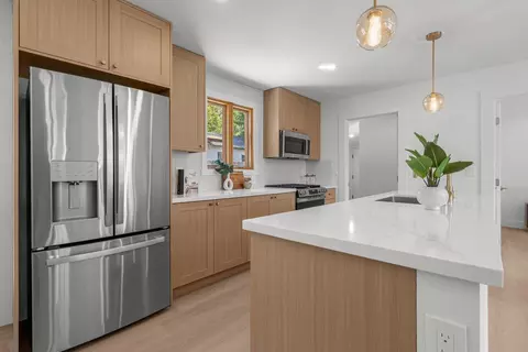 Kitchen - 2271 Hemlock Ave, Concord, CA 94520 photo 2 of 4