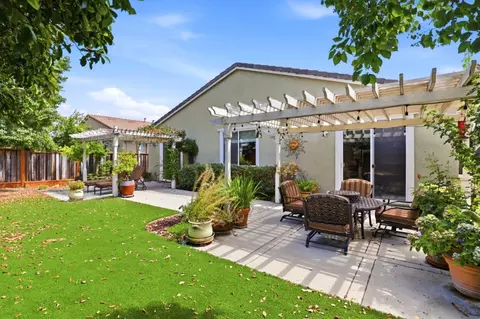 Exterior - 9531 Rodeo Dr, Gilroy, CA 95020 photo 4 of 10