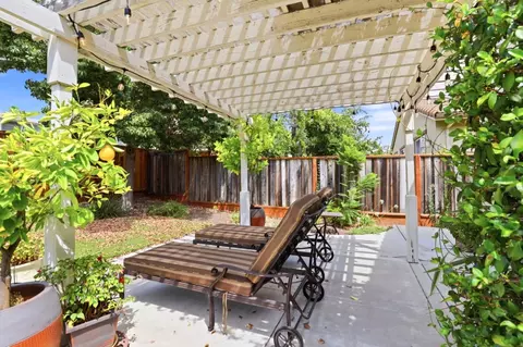 Exterior - 9531 Rodeo Dr, Gilroy, CA 95020 photo 8 of 10