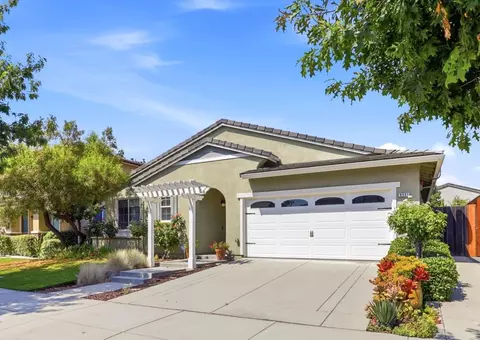 Exterior - 9531 Rodeo Dr, Gilroy, CA 95020 photo 2 of 10