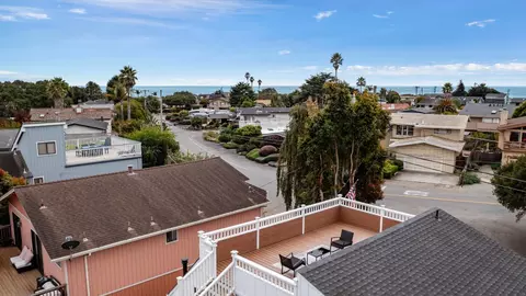 View/Area - 131 Seacliff Dr, Aptos, CA 95003 photo 3 of 4