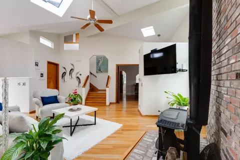 Living - 131 Seacliff Dr, Aptos, CA 95003 photo 4 of 4