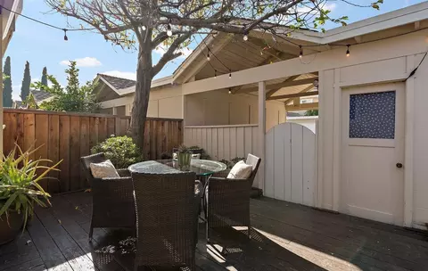 Exterior - 1 Comstock Queen Ct, Mountain View, CA 94043 photo 3 of 5