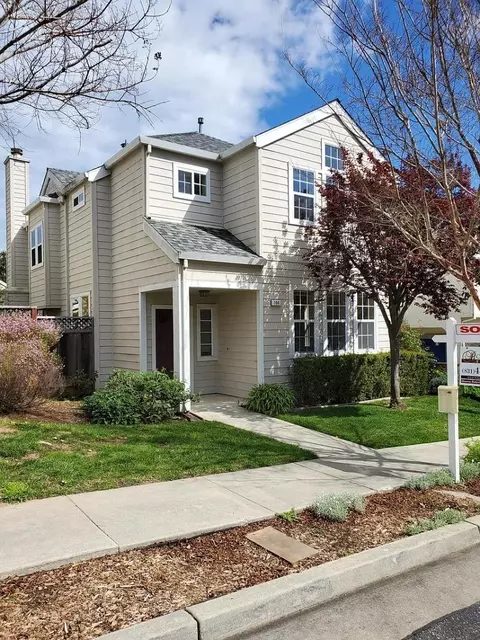 106 Village Cir, Santa Cruz, CA 95060