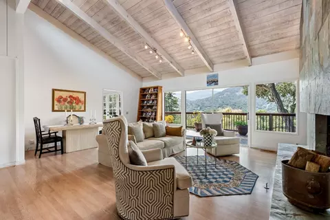37 Poppy Rd, Carmel Valley, CA 93924