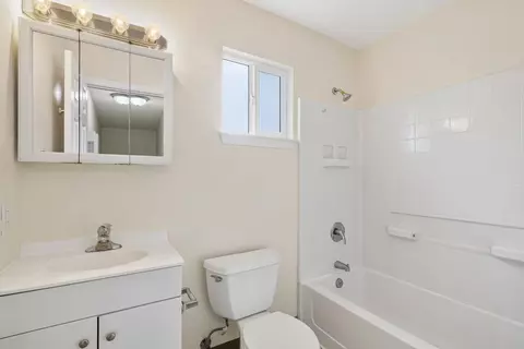 Bath - 447 Soledad St, Salinas, CA 93901 photo 1 of 2