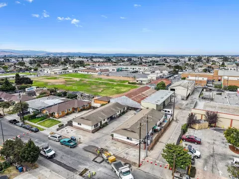View/Area - 20 S Hebbron Ave, Salinas, CA 93905 photo 4 of 9