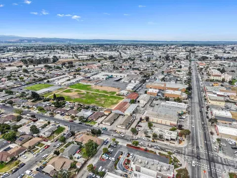 View/Area - 20 S Hebbron Ave, Salinas, CA 93905 photo 6 of 9