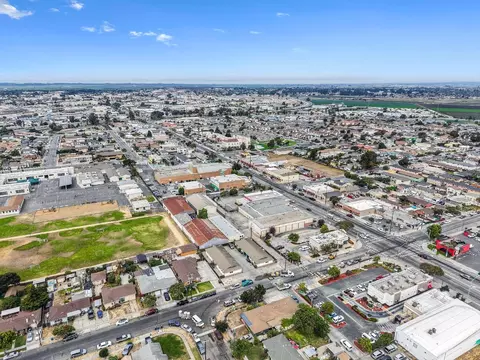 View/Area - 20 S Hebbron Ave, Salinas, CA 93905 photo 5 of 9