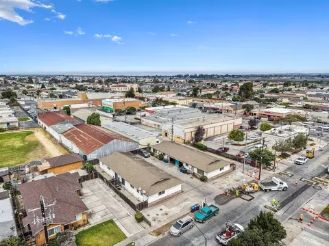 View/Area - 20 S Hebbron Ave, Salinas, CA 93905 photo 3 of 9
