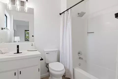 Bath - Corte Cabrillo, Aptos, CA 95003 photo 2 of 4
