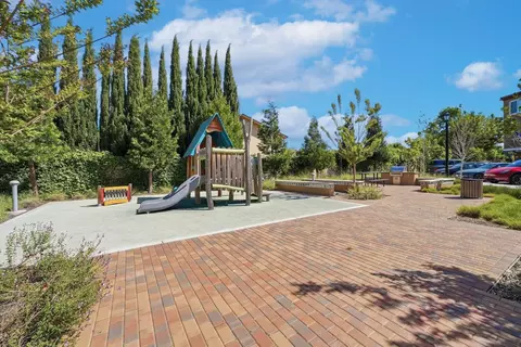 Exterior - 1121 Giannitsa Ter, Sunnyvale, CA 94089 photo 6 of 7