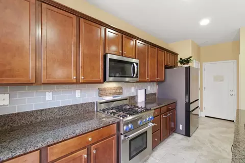 Kitchen - 637 Rusconi Dr, Soledad, CA 93960 photo 2 of 3