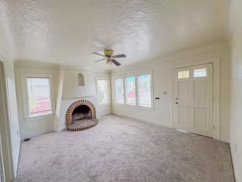 Living - 26 Laurel St, Watsonville, CA 95076 photo 2 of 2