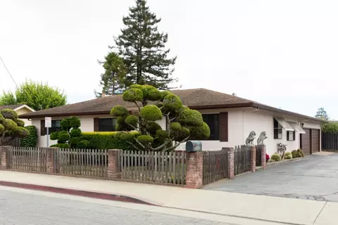 2520 Howe St, Santa Cruz, CA 95065