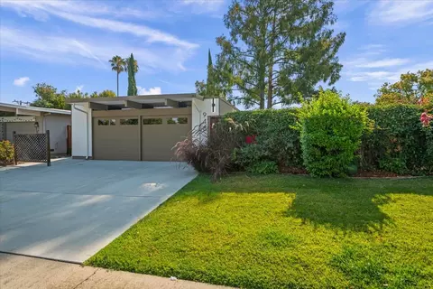 Exterior - 948 Brookgrove Ln, Cupertino, CA 95014 photo 2 of 12