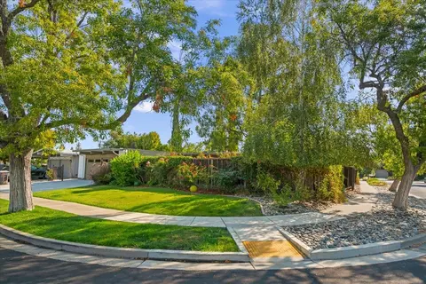 Exterior - 948 Brookgrove Ln, Cupertino, CA 95014 photo 3 of 12