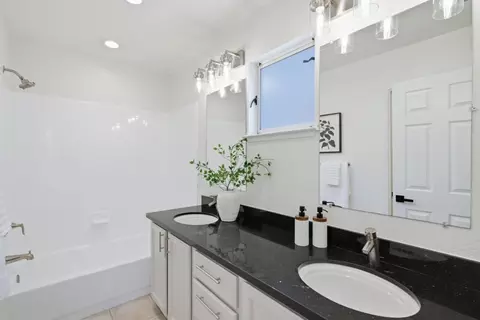 Bath - 104 Freedom Ln, Mountain View, CA 94040 photo 2 of 5