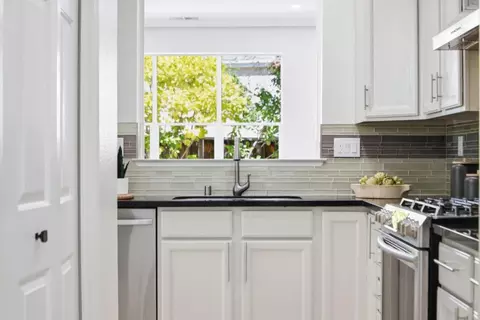 Kitchen - 104 Freedom Ln, Mountain View, CA 94040 photo 4 of 8