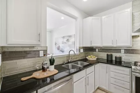 Kitchen - 104 Freedom Ln, Mountain View, CA 94040 photo 5 of 8