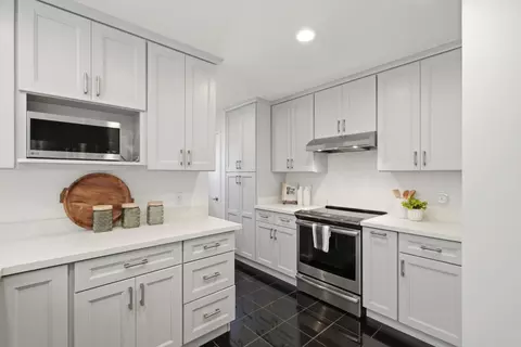 Kitchen - 715 Quetta Ave E, Sunnyvale, CA 94087 photo 3 of 3