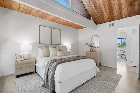 Bedroom - 715 Quetta Ave E, Sunnyvale, CA 94087 photo 4 of 6