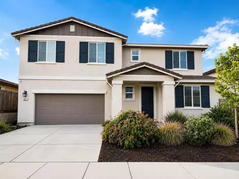 2041 Rosewood Dr, Hollister, CA 95023