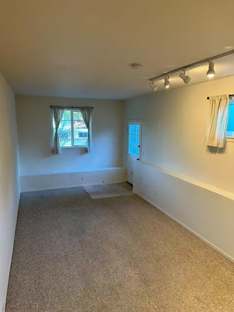 Living - 909 Etheldore St, Moss Beach, CA 94038 photo 4 of 5