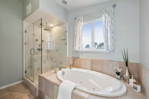 Bath - 909 Etheldore St, Moss Beach, CA 94038 photo 2 of 3