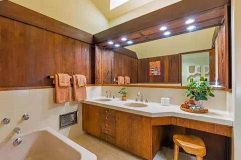 Bath - 999 N Rodeo Gulch Rd, Soquel, CA 95073 photo 6 of 11
