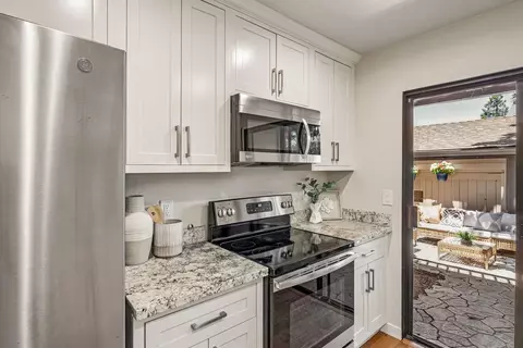 Kitchen - 2000 Rock St 19, Mountain View, CA 94043 photo 3 of 3