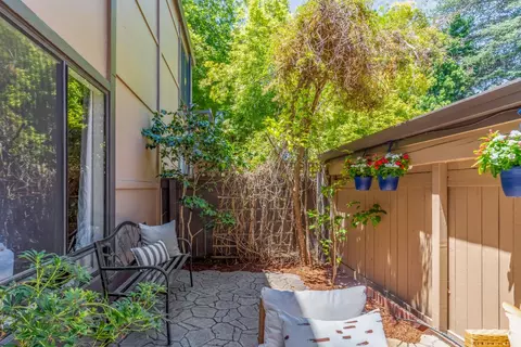 Exterior - 2000 Rock St 19, Mountain View, CA 94043 photo 5 of 6